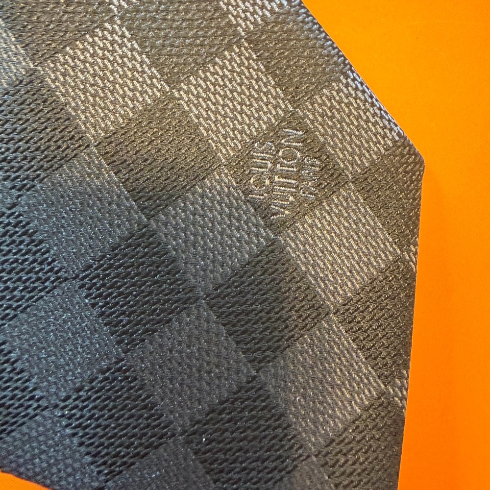 Louis Vuitton Tie - Picture 3 of 7